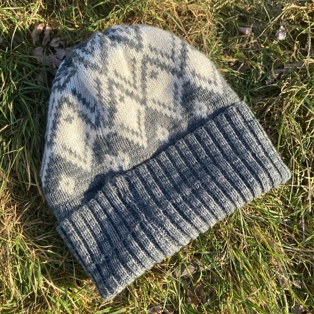 OshKosh B’gosh Grey Fair Isle Nordic Style Light Sparkle Super Soft Knit Beanie